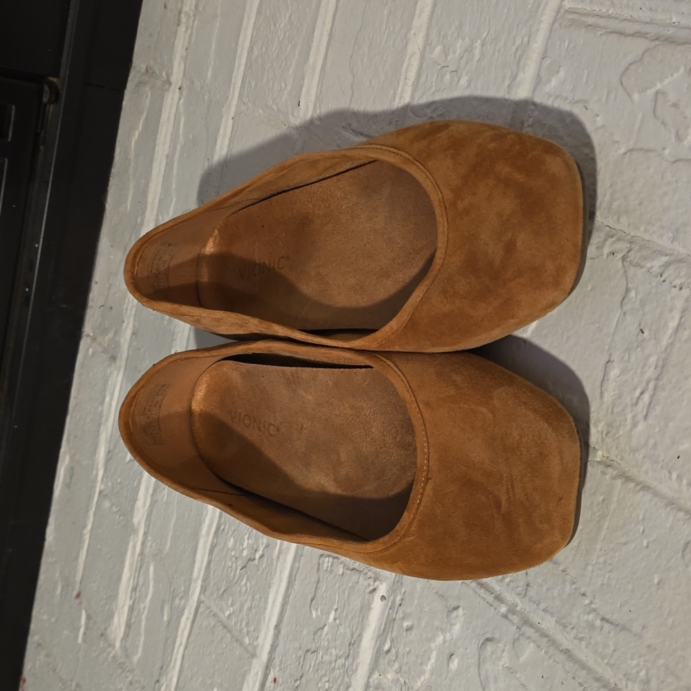 Vionic Suade Flats